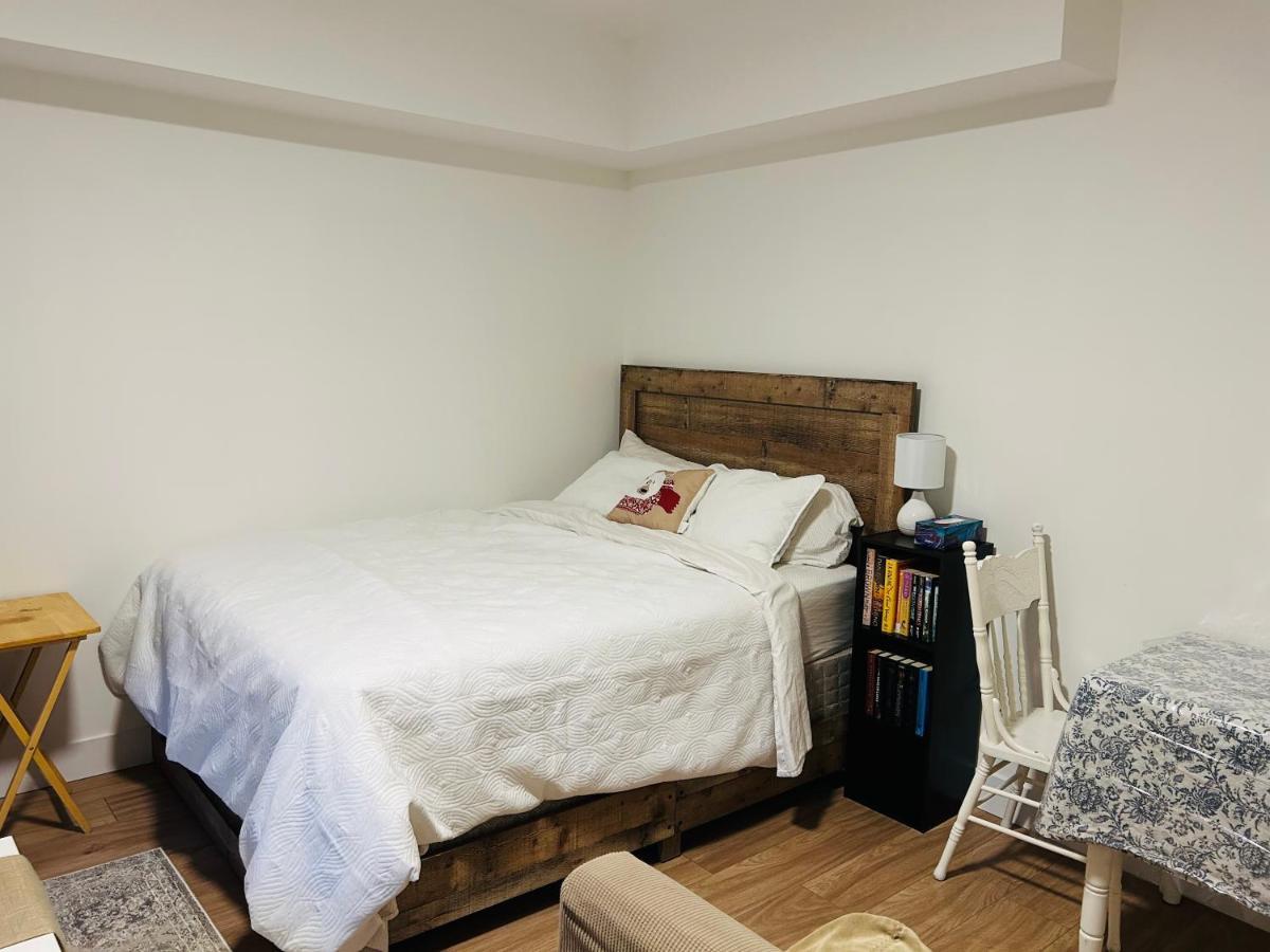 Victoria Private Studio Suite Colwood Exterior photo