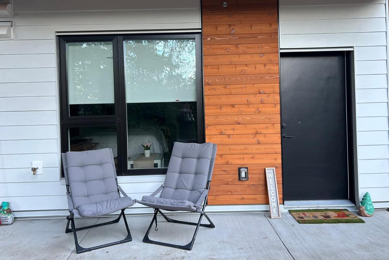 Victoria Private Studio Suite Colwood Exterior photo